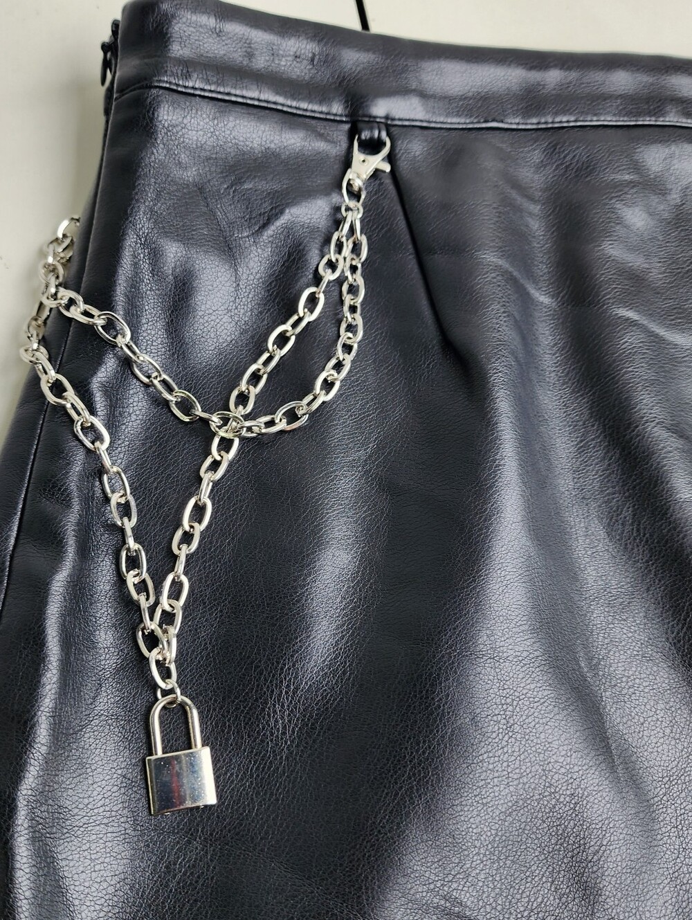 Say What Women's Faux Leather Black Skirt Silver Chain Lock Mini Zip Sz L - Picture 2 of 9